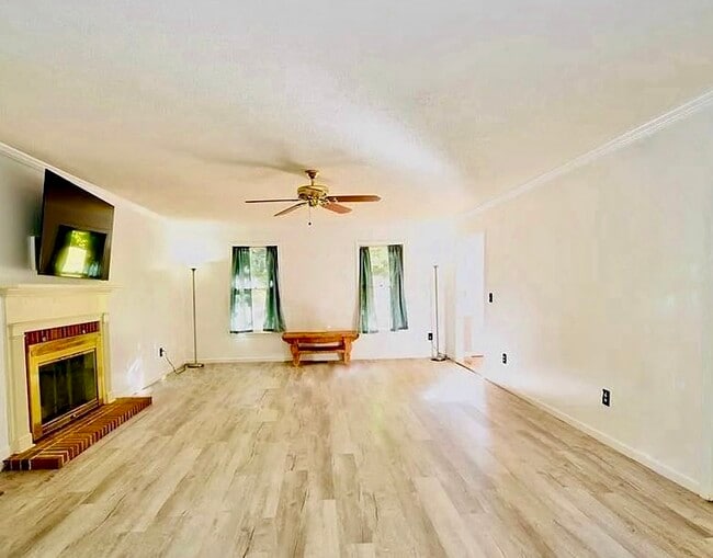 Photo - 510 Squire Cir