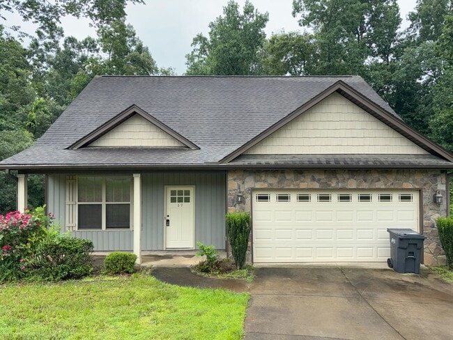 4 bedroom, 2.5 bath centrally located in T... - 4 bedroom, 2.5 bath centrally located in T... House