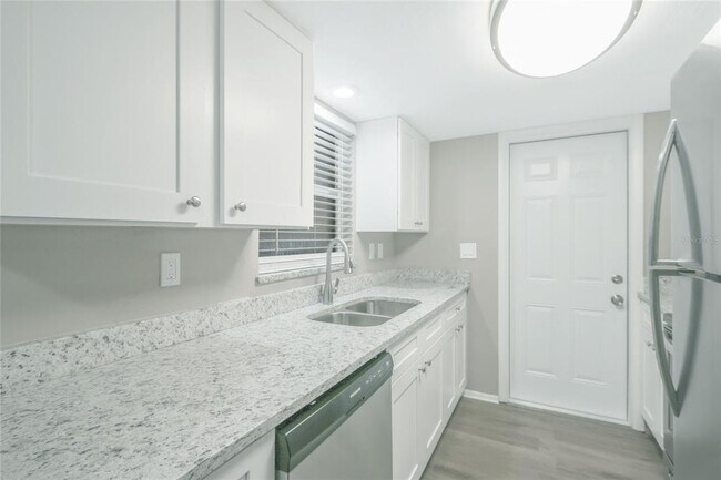 Photo - 5135 Kiwi Dr