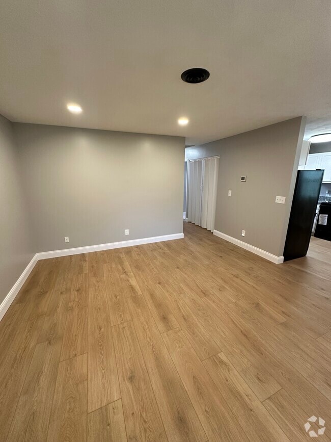 Building Photo - 54 S 33rd St Rental
