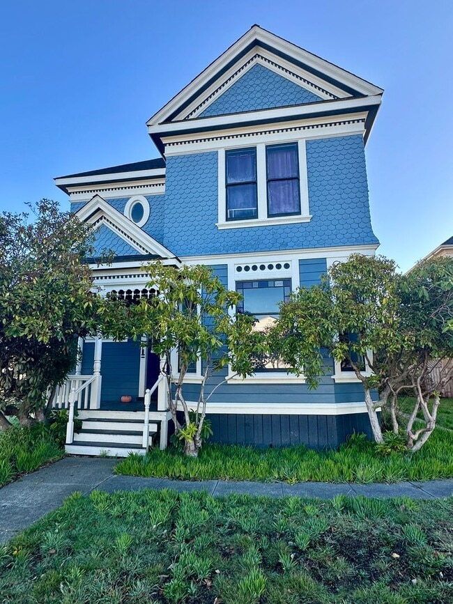 Building Photo - Temple Unit 1603 I St.