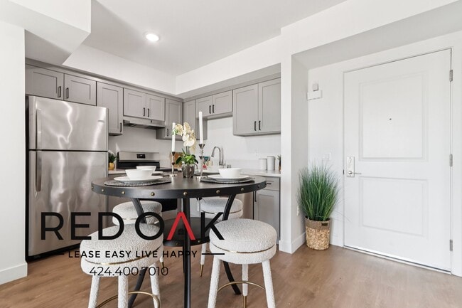 Building Photo - 14526 Kittridge St Unit 432