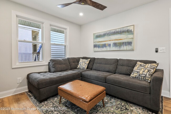 Photo - 110 11th Ave