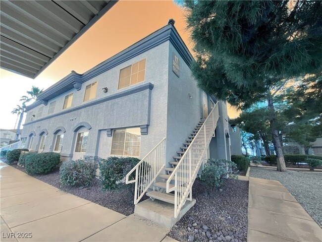 Building Photo - 3400 Cabana Dr Unit 2041 Rental