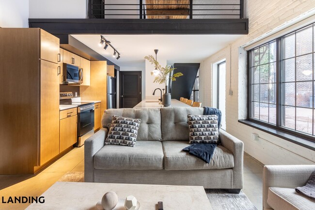 Building Photo - 5000 Euclid Ave Unit 513