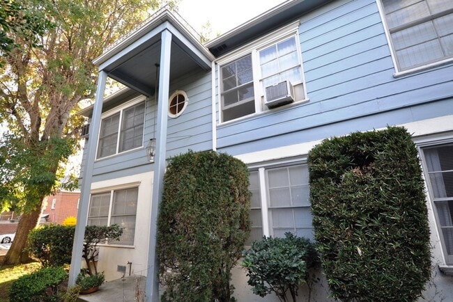 Photo - 11645 Moorpark St Apartment Unit 02