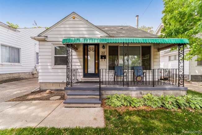 Building Photo - 305 E Granet Ave Rental