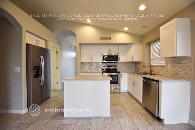 Photo - 16005 W Latham St