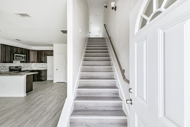 Photo - 16927 W Juneau St