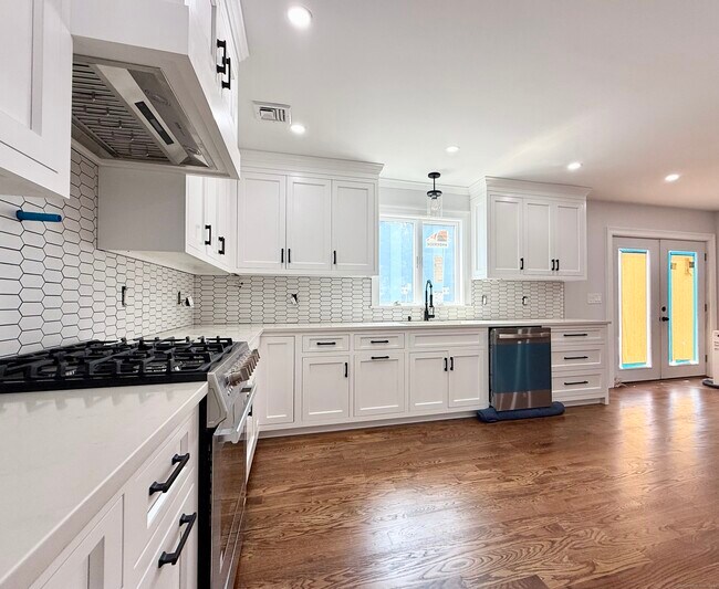 Photo - 40 E Pasadena Pl House