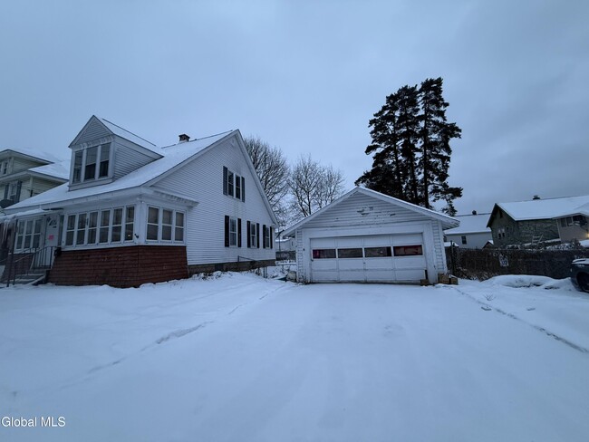 Building Photo - 4 Yale St