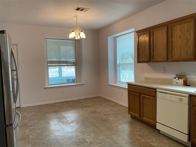 Photo - 1850 Logan Dr