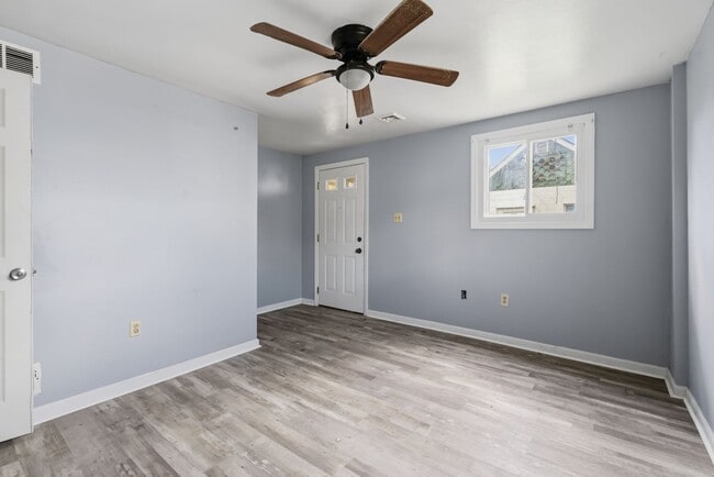 Photo - Newly Renovated 2 bedroom home in Carnegie available now!