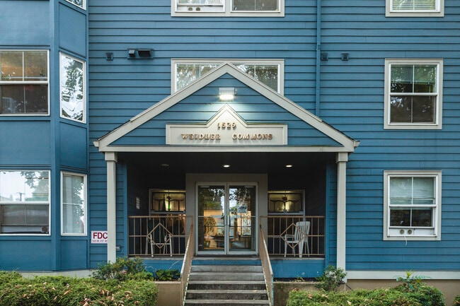Weidler Commons - Front Entrance