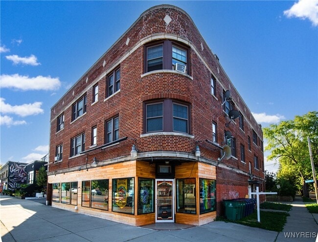 Building Photo - 1225 Hertel Ave