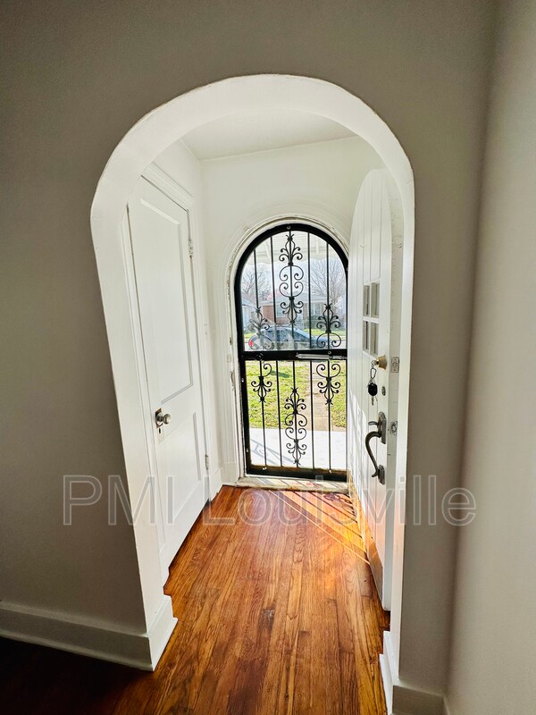 Photo - 823 W Evelyn Ave