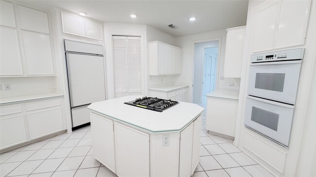 Photo - 4601 Country Club View