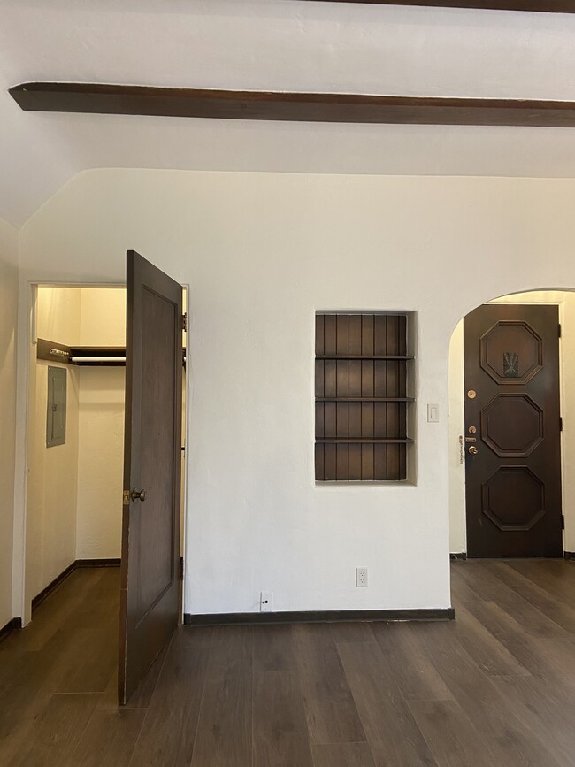 Armario - 795 N 2nd St Unidad 1