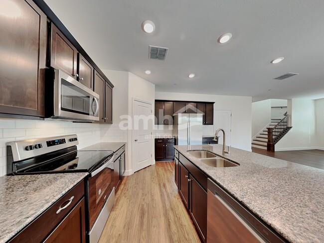 Photo - 5921 W Larkspur Dr