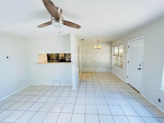 Photo - 6319 Waddesdon Wood