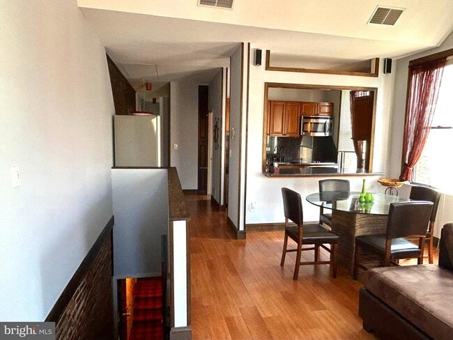 Photo - 727 S 2nd St Unidad 3F
