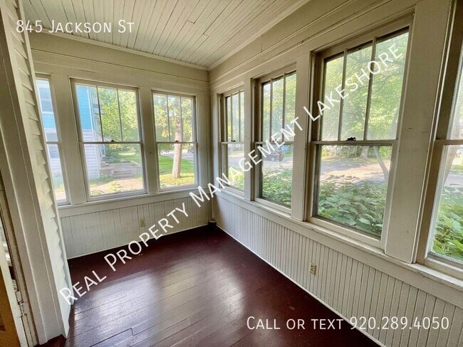 Photo - 845 Jackson St