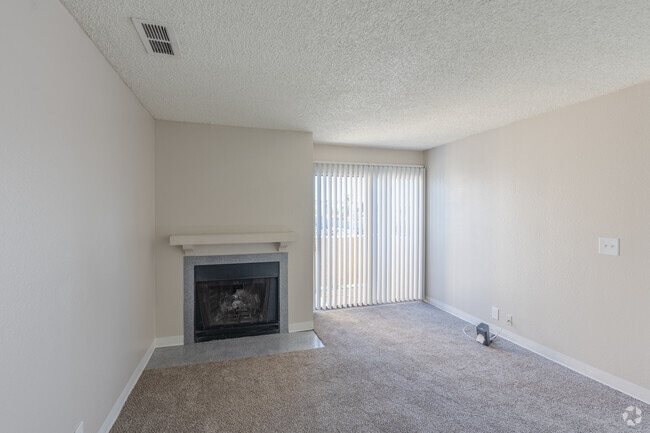 1BR, 1BA - 964SF - Living Room