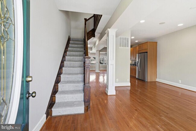 Photo - 249 11th St SE