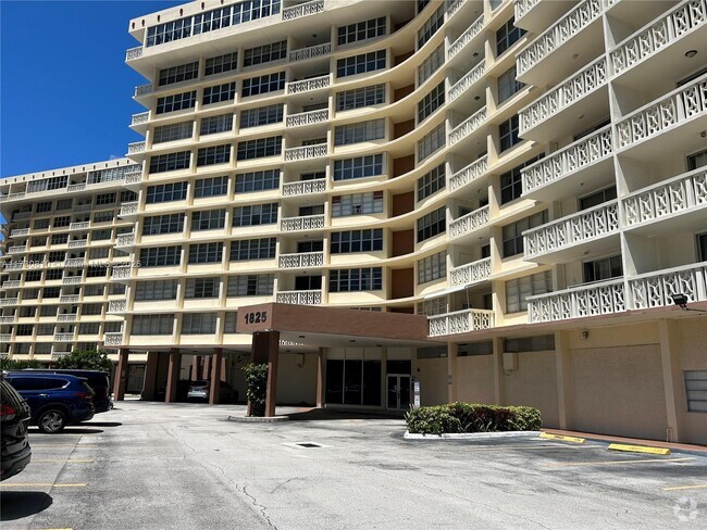 Building Photo - 1825 S Ocean Dr Unit 503 Rental