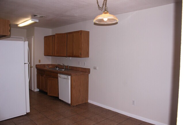 Photo - 2001 Alex Ave Unidad A