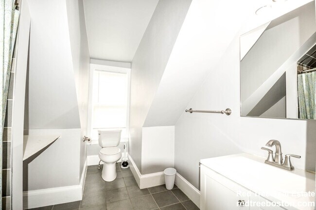 Photo - 231 Chestnut Hill Ave Unit 3