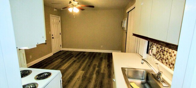 Photo - 455 39th Ave N Unidad #2