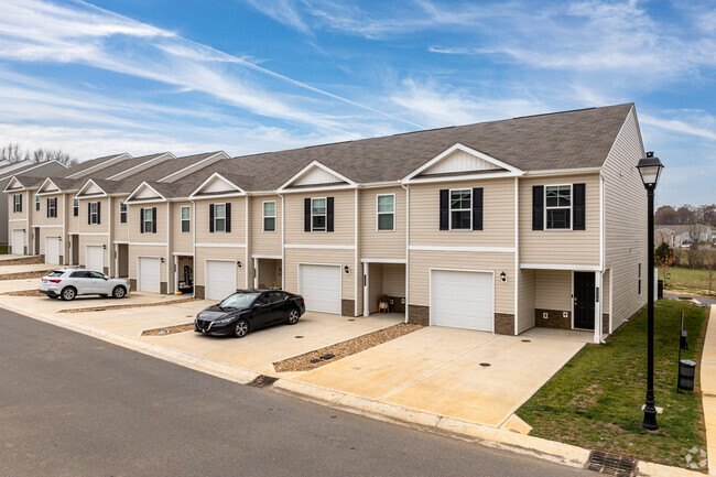 Building Photo - Martin Square Rental