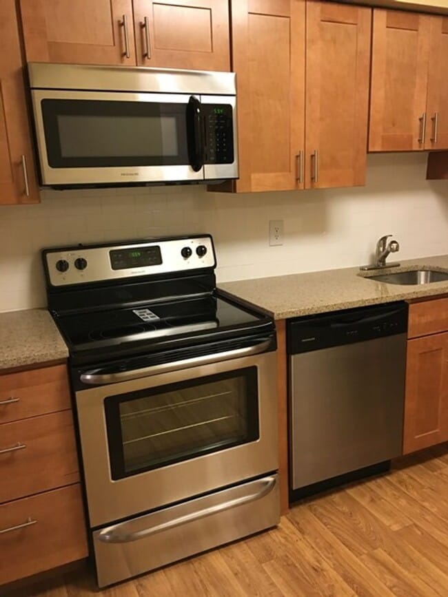 Photo - Metropolitan Tareyton Estates