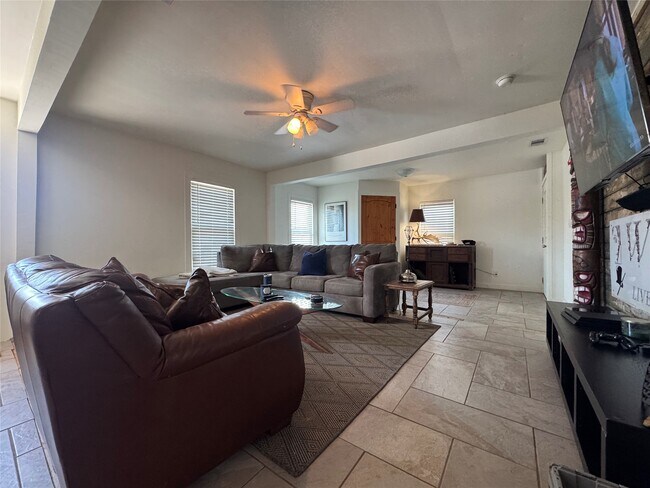 Photo - 1823 Market St