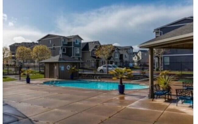 Photo - 13511 97th Ave E Unidad 204