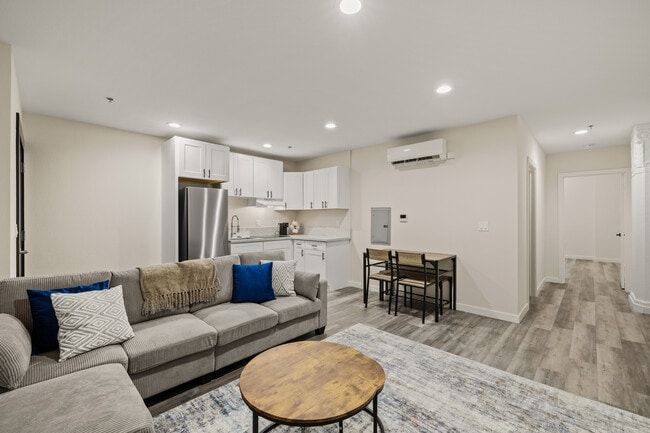 Photo - The Kress Royal