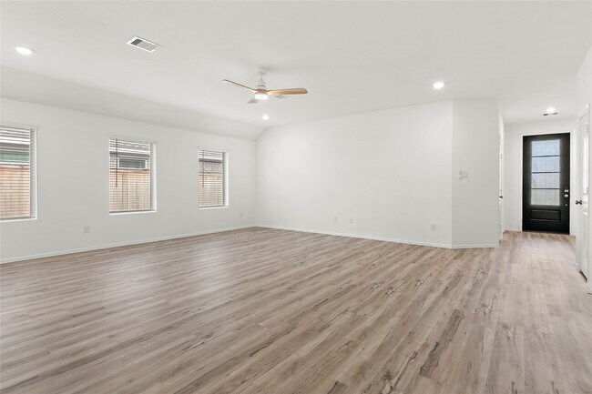 Photo - 7602 Angels Lndg Ln