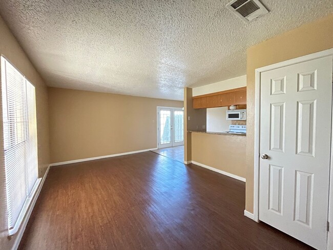 Photo - 1102 Covey Ln Unit # D