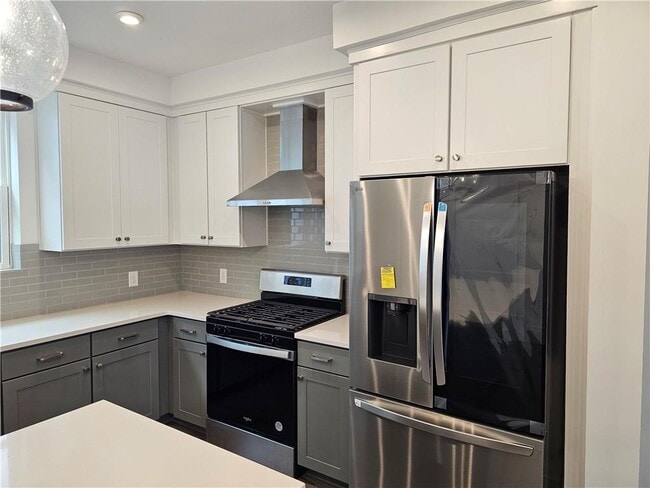 Photo - 1841 Gotham Ln NE