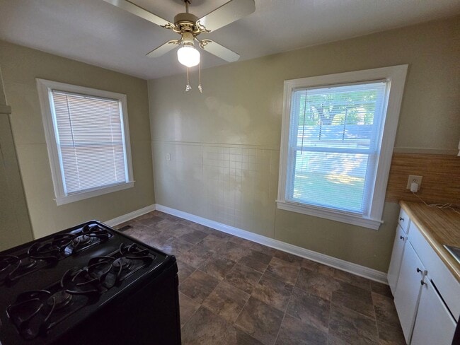 Photo - 1091 Bicknell Ave