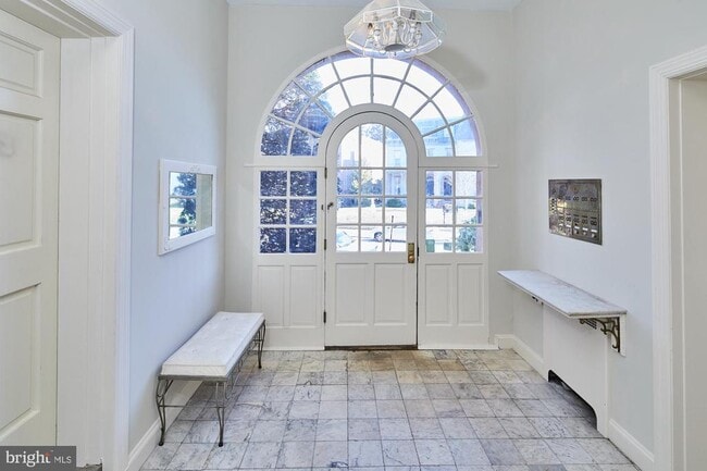 Building Photo - 1400 Delaware Ave Unit B1