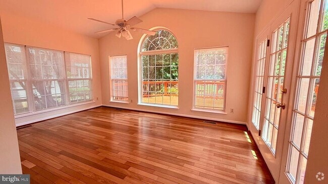 Building Photo - 14415 Saturn Way Rental