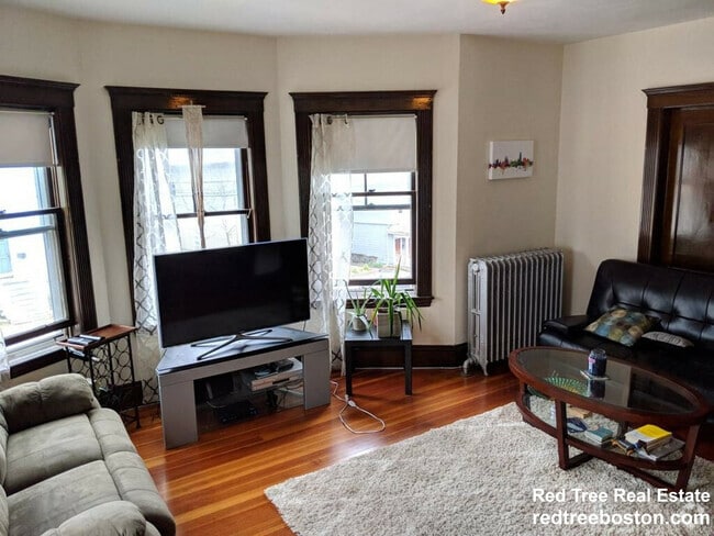 Building Photo - 7 Justin Rd Unit 5-bed 2-bath BRIGHTON Rental