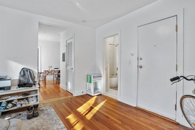 Photo - 10 Linden Pl Unit 1B
