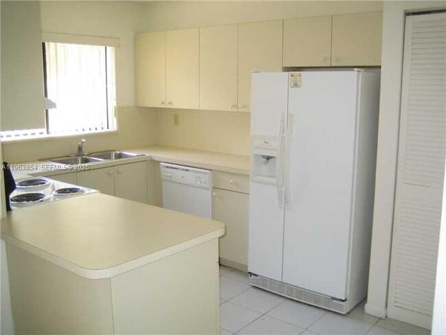 Photo - 6512 Kendale Lakes Dr