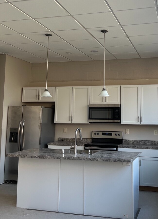 Szkola Flats - Szkola Flats Condo Unit 102