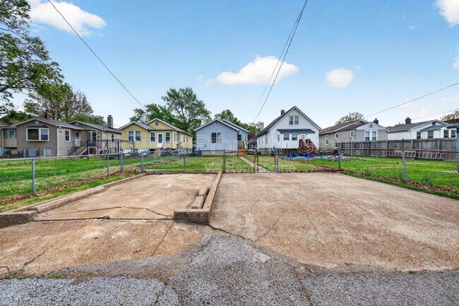 Photo - 5324 Nagel Ave