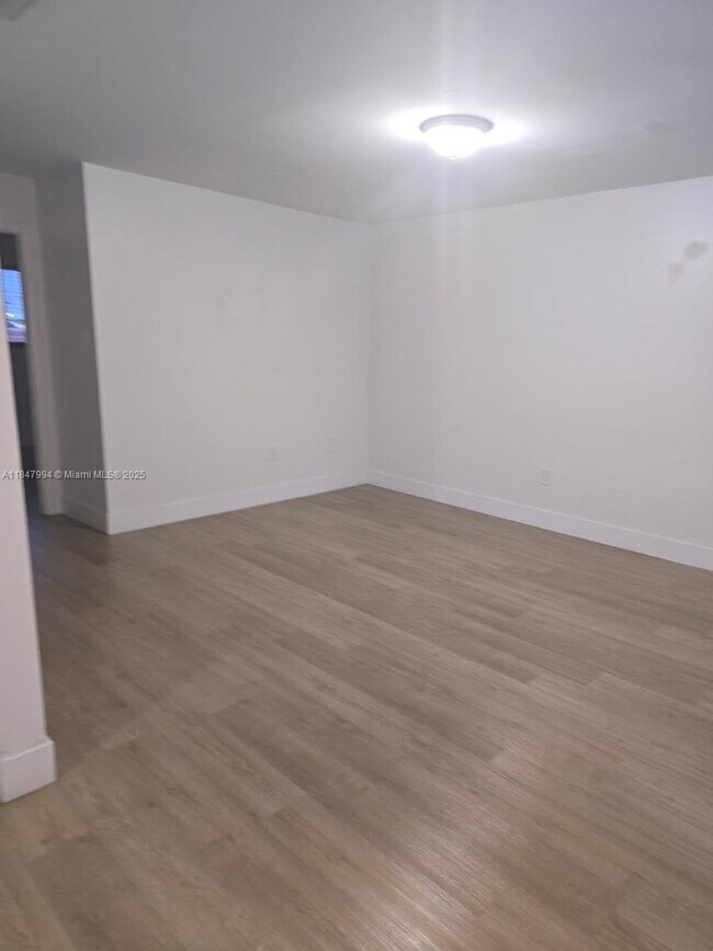 Photo - 120 W 10th St Unit 13