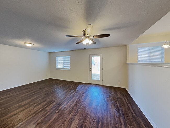 Photo - 7898 Cochise Way